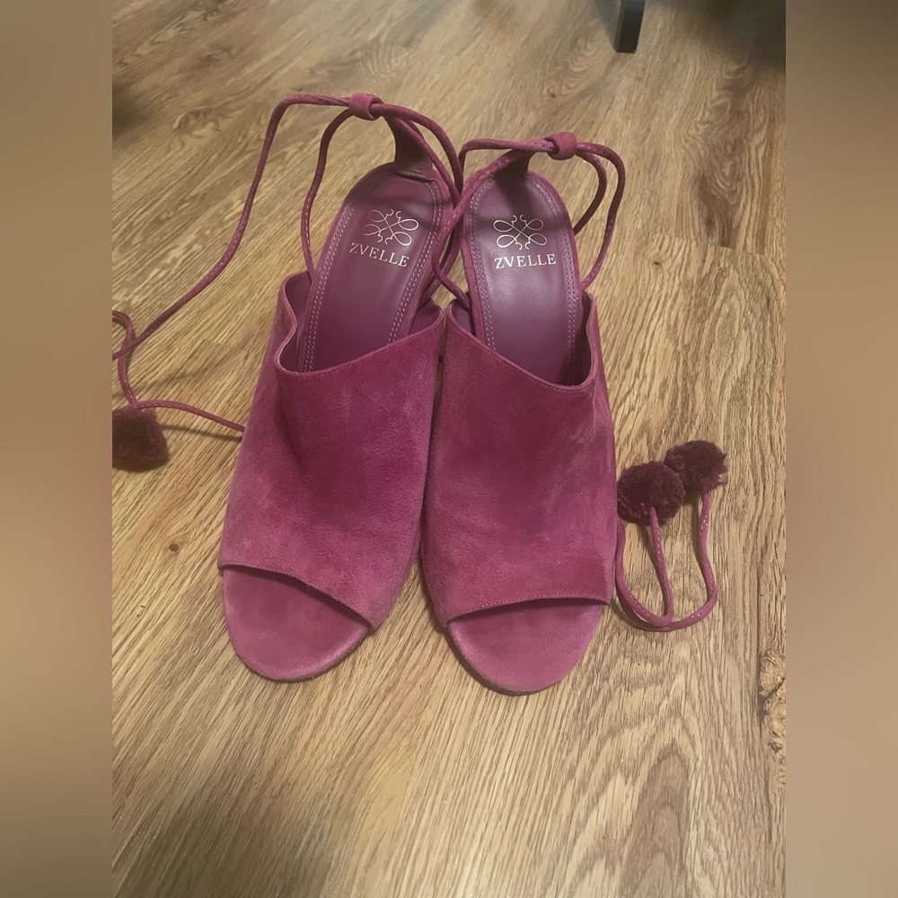 Zvelle Suede Heels